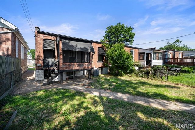 6630 Elmer Avenue, St Louis, MO 63109