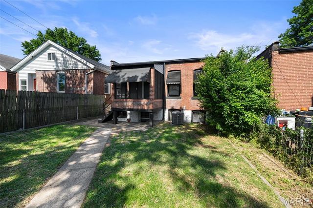 6630 Elmer Avenue, St Louis, MO 63109
