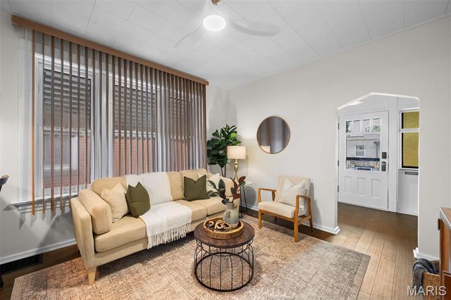 6630 Elmer Avenue, St Louis, MO 63109