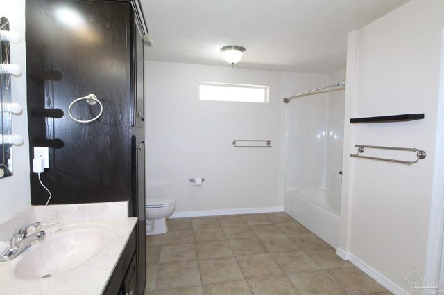 4150 Oak Pointe Dr, Gulf Breeze, FL 32563