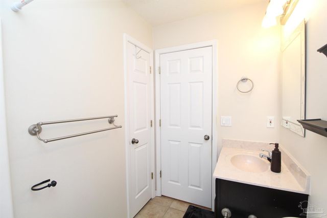 4150 Oak Pointe Dr, Gulf Breeze, FL 32563