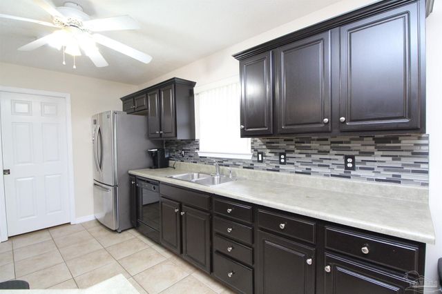 4150 Oak Pointe Dr, Gulf Breeze, FL 32563