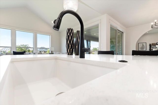 11883 S Besra Ln, Kuna, ID 83634