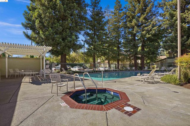 1505 Kirker Pass Rd 214, Concord, CA 94521