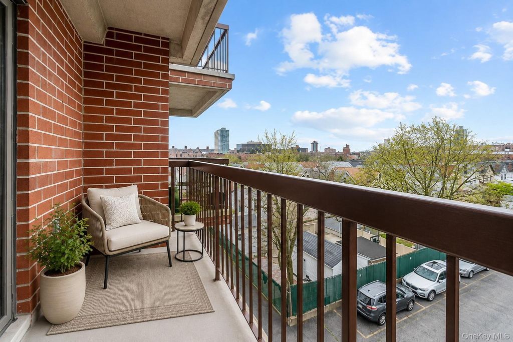87-30 62nd Avenue 4G, Rego Park, NY 11374 — photo 5