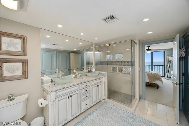 9653 Gulf Shore DR 903, Naples, FL 34108