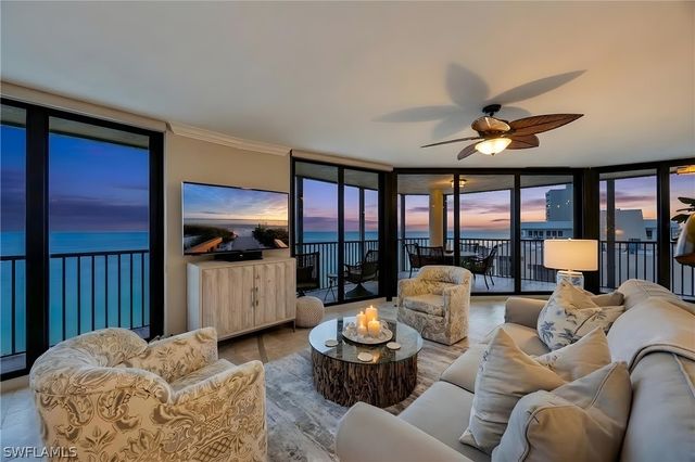 9653 Gulf Shore DR 903, Naples, FL 34108