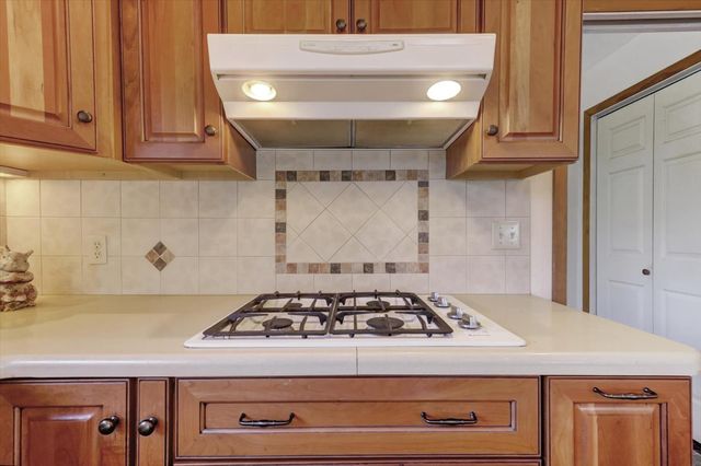 14370 Rollins Park Dr, Grass Valley, CA 95945