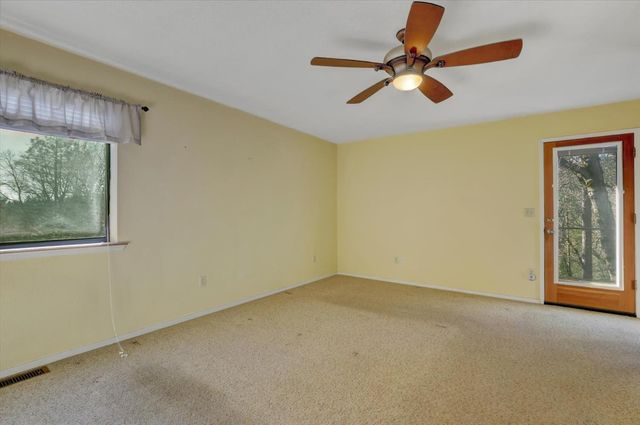 14370 Rollins Park Dr, Grass Valley, CA 95945