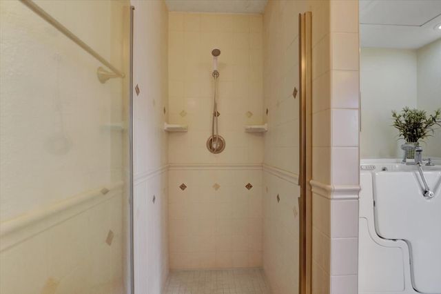 14370 Rollins Park Dr, Grass Valley, CA 95945