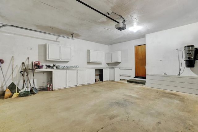 14370 Rollins Park Dr, Grass Valley, CA 95945