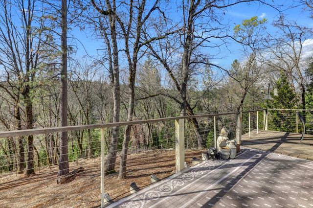 14370 Rollins Park Dr, Grass Valley, CA 95945