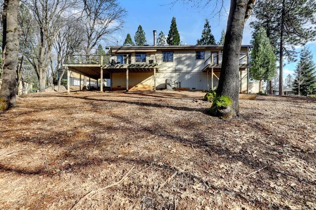 14370 Rollins Park Dr, Grass Valley, CA 95945