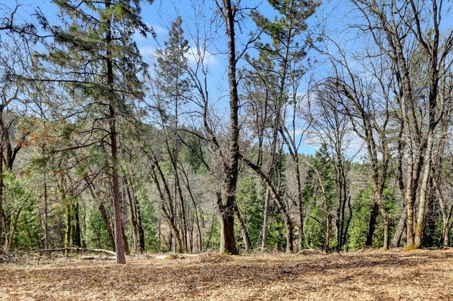 14370 Rollins Park Dr, Grass Valley, CA 95945