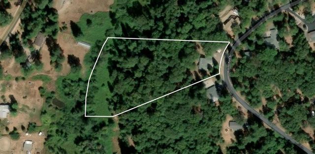 14370 Rollins Park Dr, Grass Valley, CA 95945