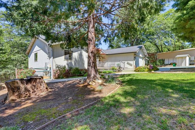 14370 Rollins Park Dr, Grass Valley, CA 95945