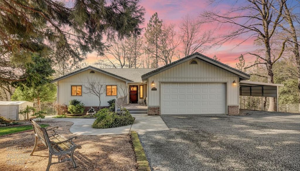 14370 Rollins Park Dr, Grass Valley, CA 95945