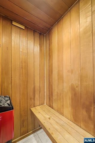 2005 Harmon Cove Tower, Secaucus, NJ 07094