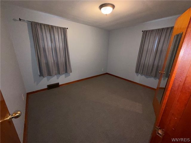 1724 Mackenna Avenue, Niagara Falls, NY 14303