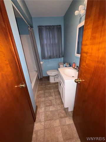 1724 Mackenna Avenue, Niagara Falls, NY 14303