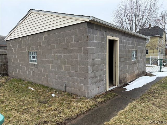 1724 Mackenna Avenue, Niagara Falls, NY 14303