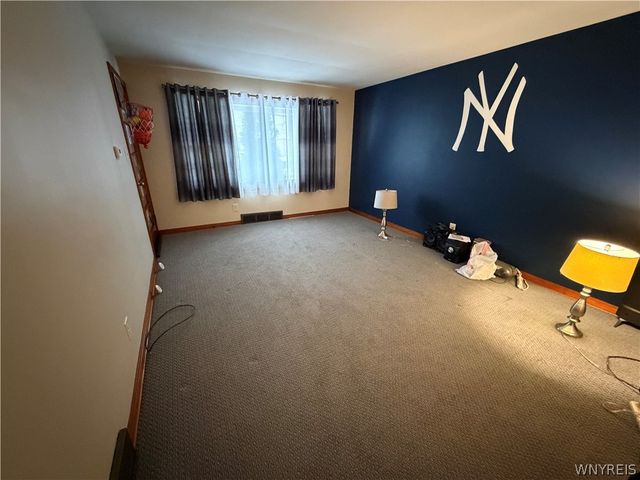 1724 Mackenna Avenue, Niagara Falls, NY 14303