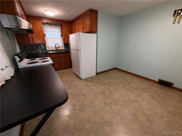 1724 Mackenna Avenue, Niagara Falls, NY 14303