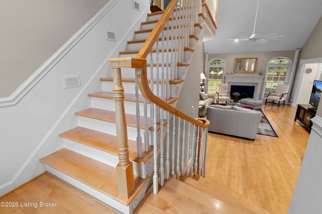 607 Willowhurst Pl, Louisville, KY 40223