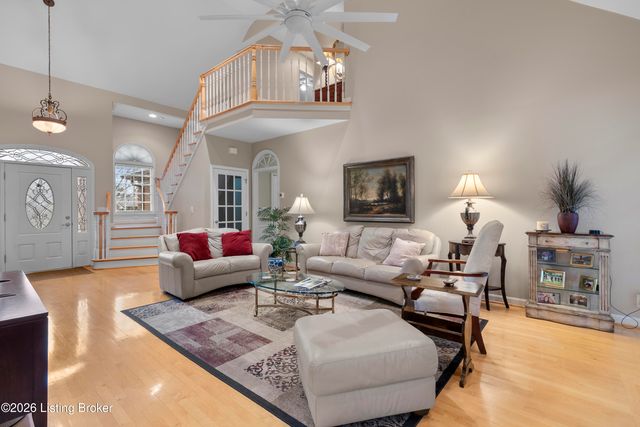 607 Willowhurst Pl, Louisville, KY 40223