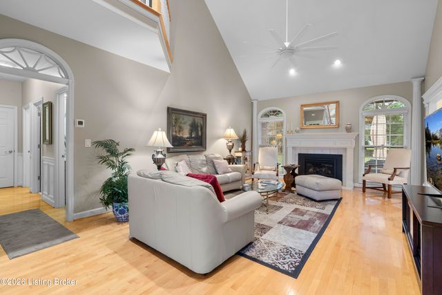 607 Willowhurst Pl, Louisville, KY 40223