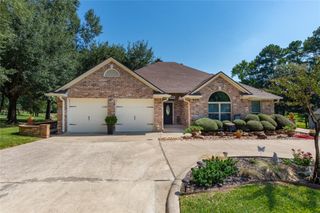 618 Hillcrest Circle, Huntsville, TX 77340