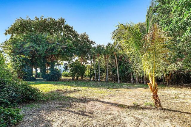 4 Whitney Way, Ocean Ridge, FL 33435