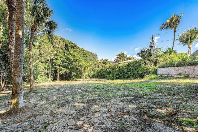 4 Whitney Way, Ocean Ridge, FL 33435