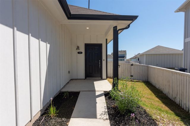 350 Fabion ST, Kyle, TX 78640