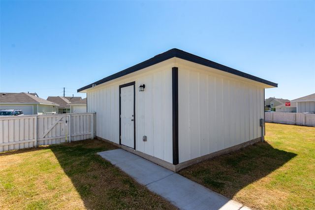 350 Fabion ST, Kyle, TX 78640