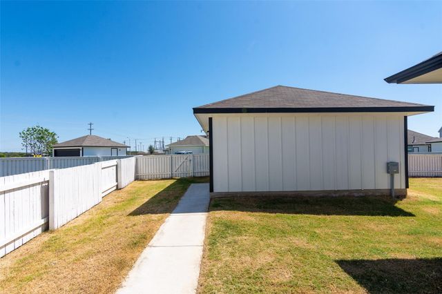 350 Fabion ST, Kyle, TX 78640