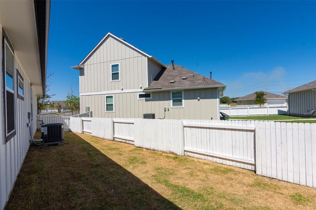 350 Fabion ST, Kyle, TX 78640