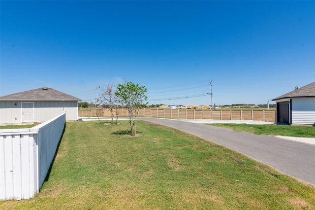 350 Fabion ST, Kyle, TX 78640