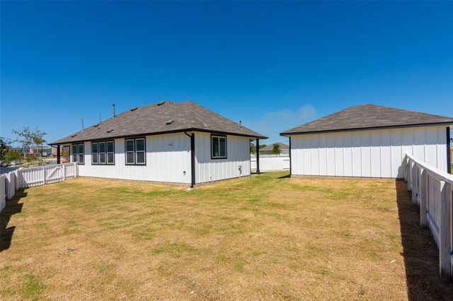 350 Fabion ST, Kyle, TX 78640