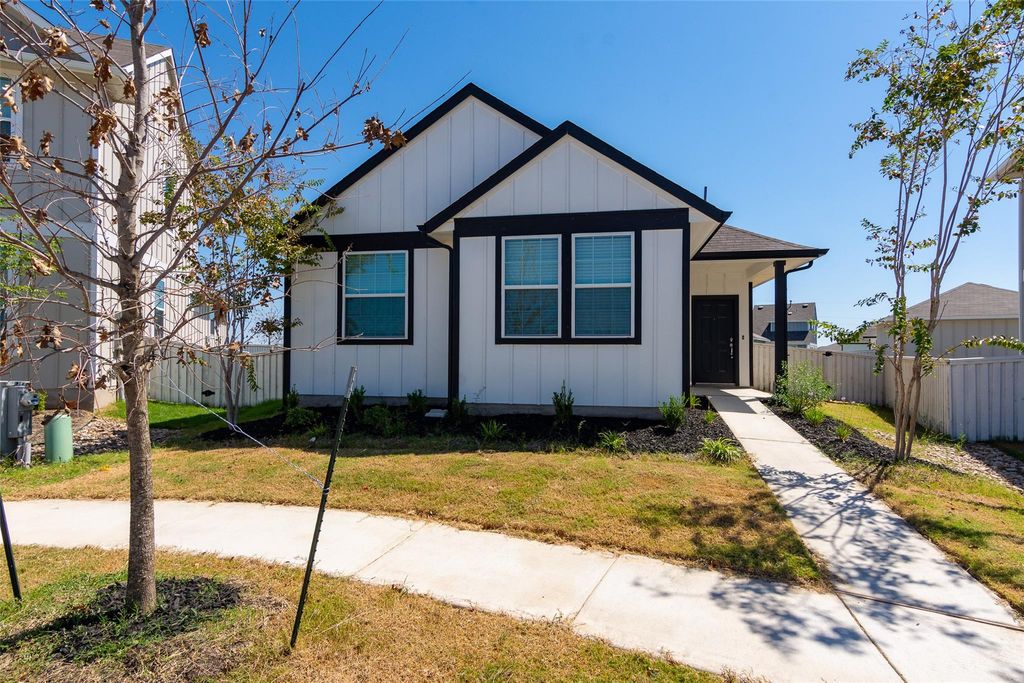 350 Fabion ST, Kyle, TX 78640