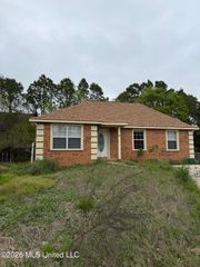 6 Laudeac Court, Pass Christian, MS 39571
