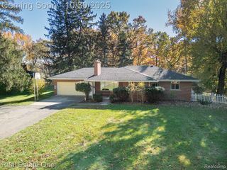 515 Whims Lane, Rochester, MI 48306