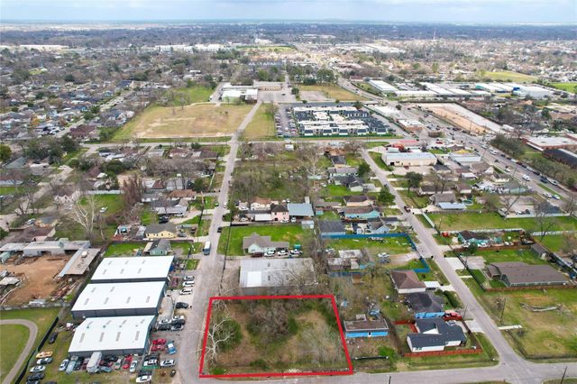 202 Burbank Street, Houston, TX 77076