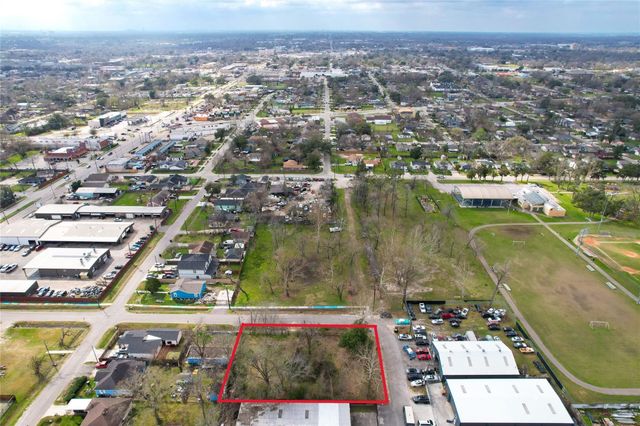 202 Burbank Street, Houston, TX 77076