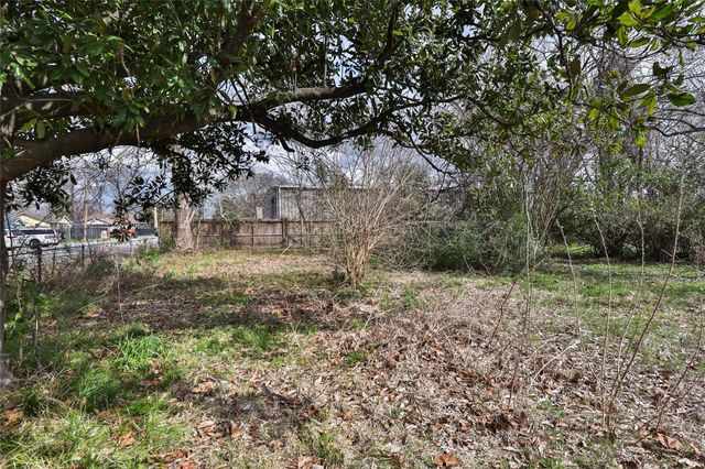 202 Burbank Street, Houston, TX 77076