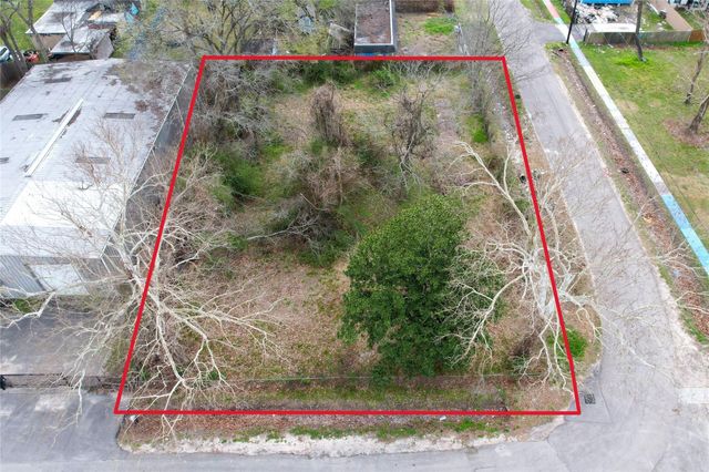 202 Burbank Street, Houston, TX 77076