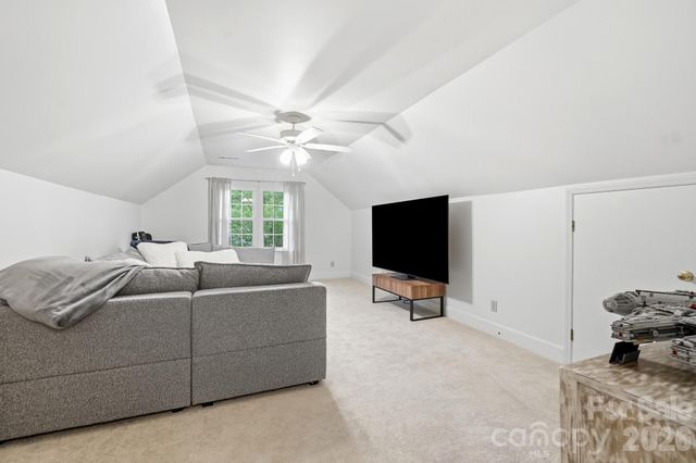 10129 Hanover Glen Road, Charlotte, NC 28210
