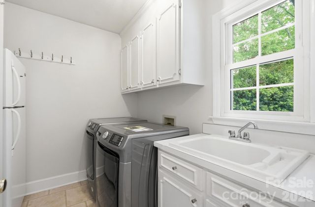 10129 Hanover Glen Road, Charlotte, NC 28210