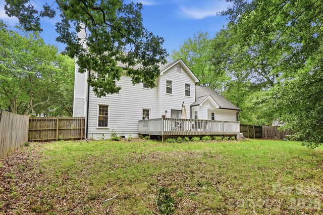 10129 Hanover Glen Road, Charlotte, NC 28210