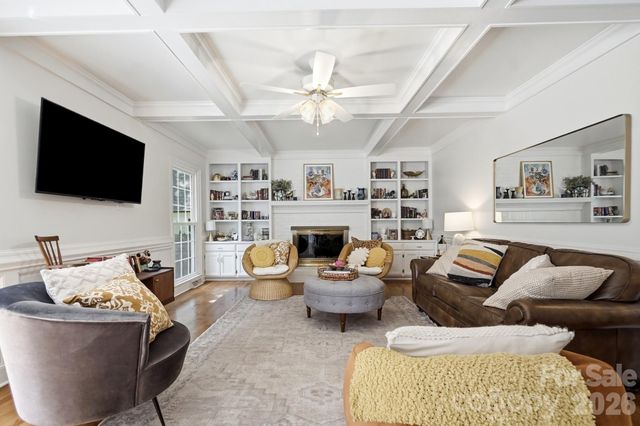 10129 Hanover Glen Road, Charlotte, NC 28210